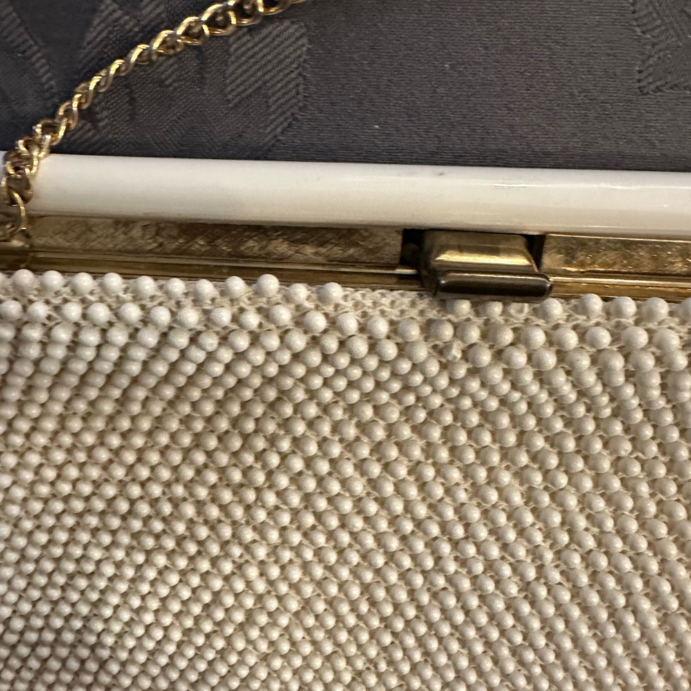 Vintage Lumured Corde Bead Clutch Purse Off White USA Made - Picture 4 of 9